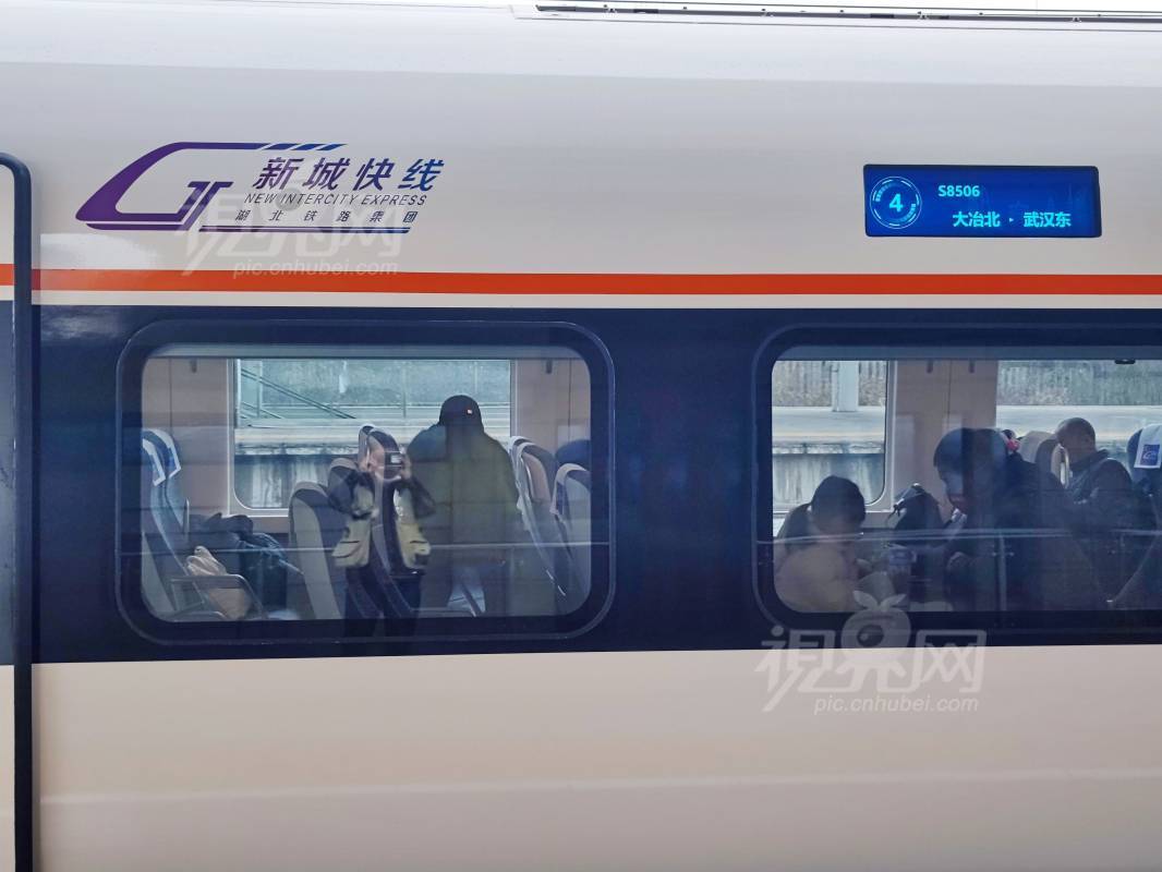 864603