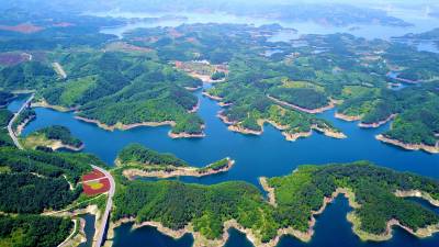 湖北丹江口：夏日群岛 生机盎然