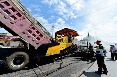 湖北南漳：发展大道冲刺通车