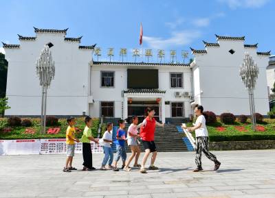 大学生暑期支教山乡【APP已采】