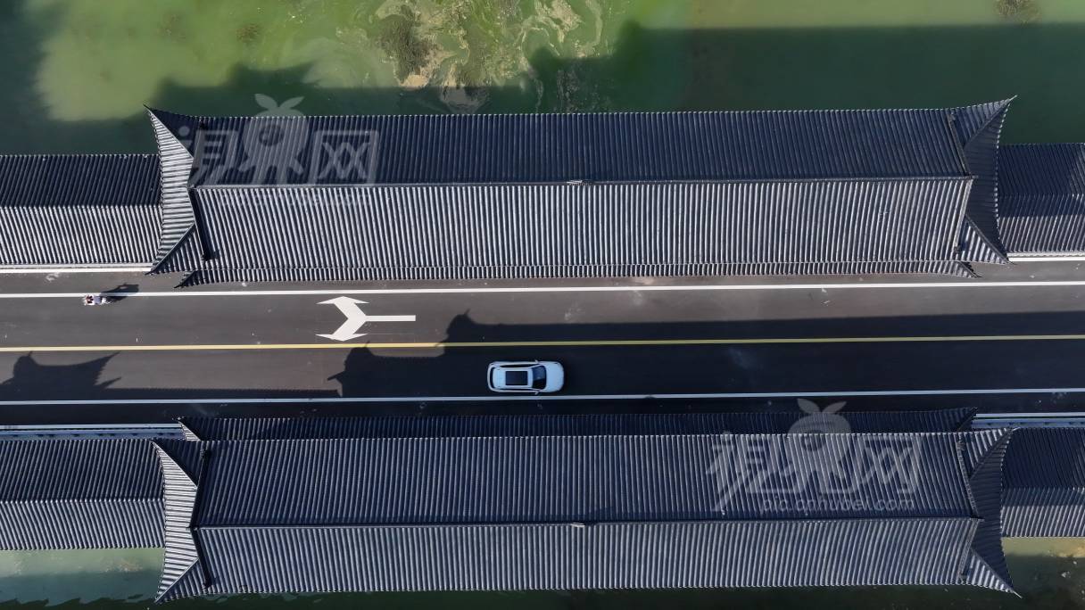 897336