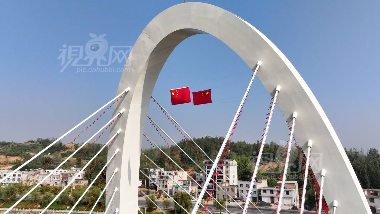 902407