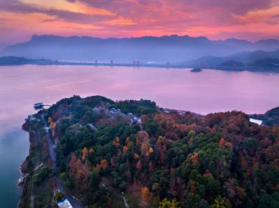 三峡库岸色彩美