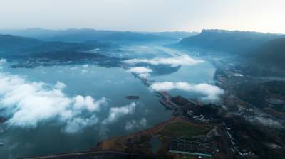 三峡大坝祥云瑞气迎新年