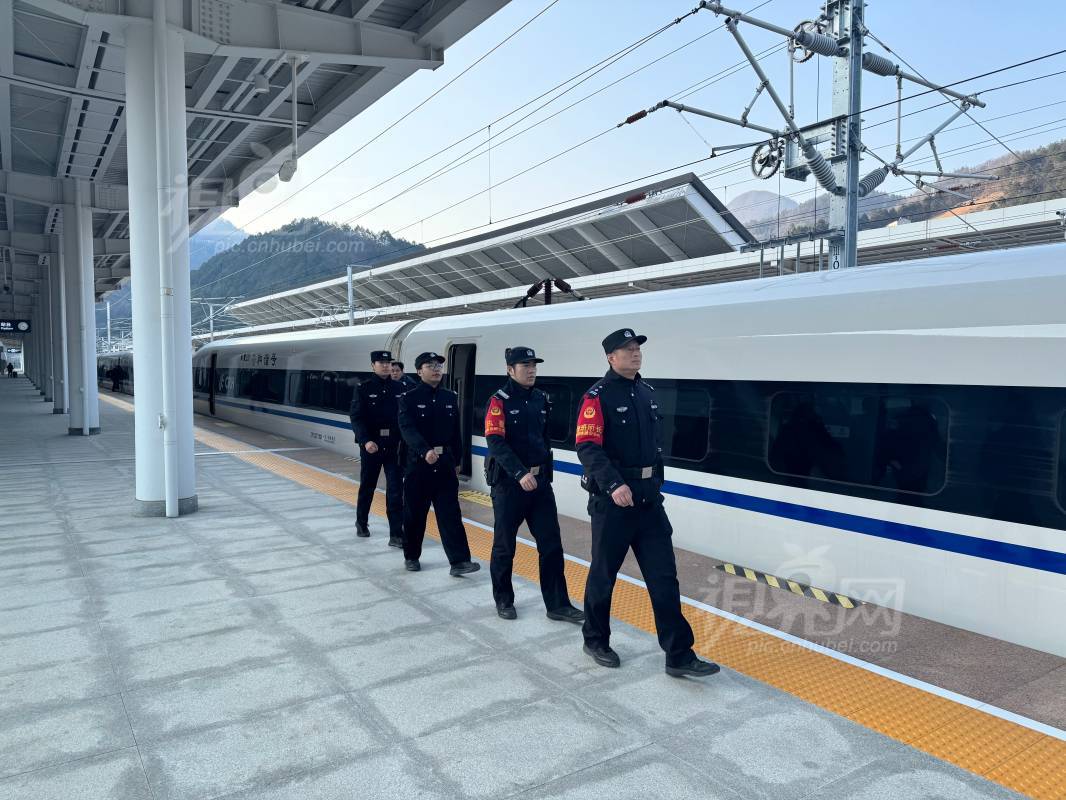 922139