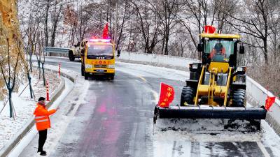 湖北南漳：除雪保畅通