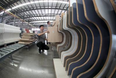 湖北荆门：新型绿色建材生产忙   （APP已采）        