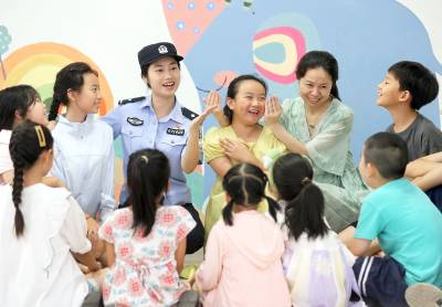 湖北荆门：快乐暑假 安全“童”行      