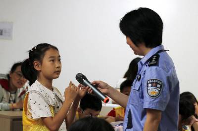 吸纳小学生参与社区做好防诈工作