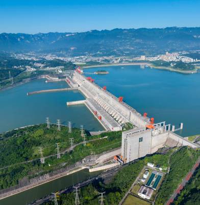 世界最大清洁能源走廊2025年上半年发电1266亿千瓦时
