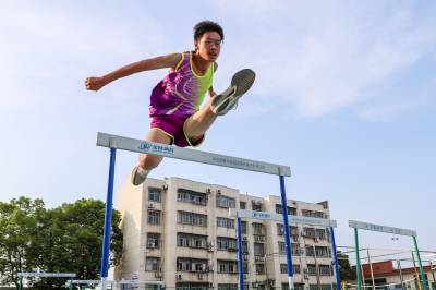 湖北襄阳：暑假校园训练忙