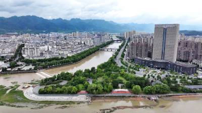 房县：城中村“森林公园”景如画
