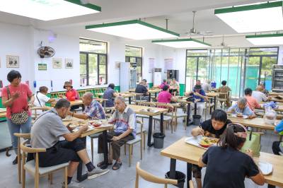 家门口享受幸福“食”光 