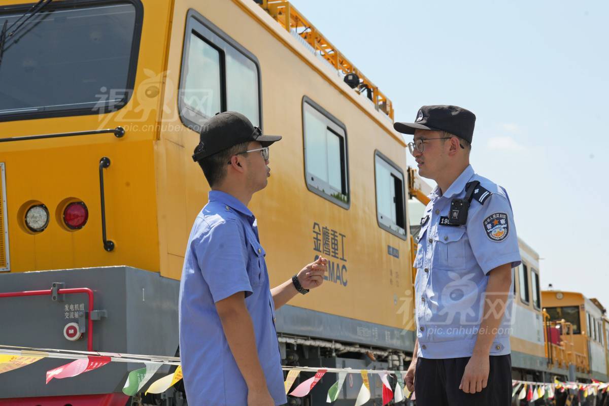 946886