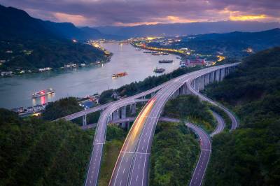 三峡水陆畅行
