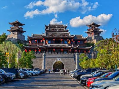 湖北恩施：旅游热度不减