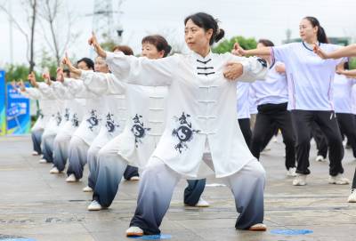 街道运动会 秋日动起来（客户端采稿）