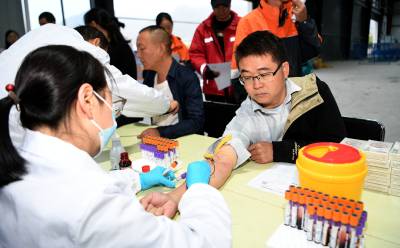 湖北保康：免费为230名快递小哥进行健康体检