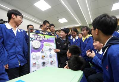 湖北荆门：AI“禁毒老师”进校园
