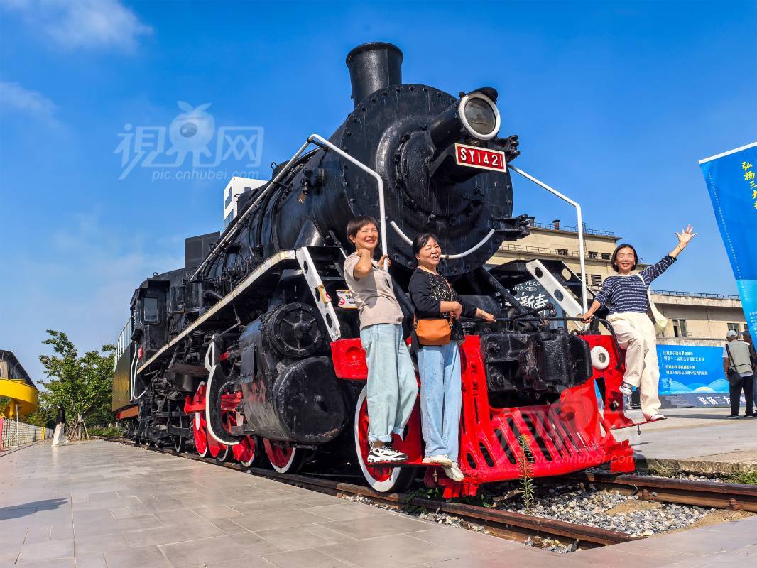 951701