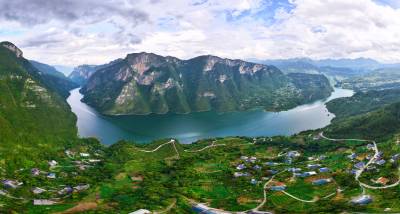 湖北巴东：山水相依绘就生态画卷