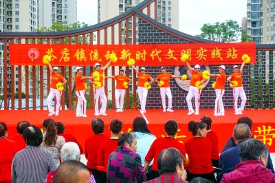 载歌载舞庆国庆