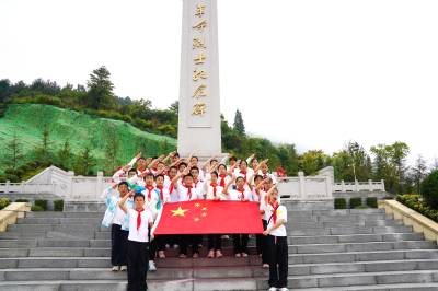 湖北恩施：我与祖国共成长（上一篇标题错误，以此稿为准，谢谢）