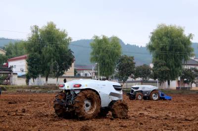 湖北十堰：智能农机赋能沃野