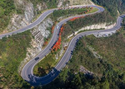 多彩山路打开乡村致富新通道