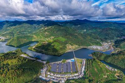 “四好农村路”赋能双湾村特色产业振兴