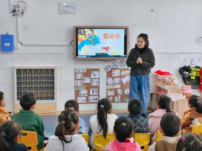 谷城县北辰幼儿园教联体三岔路分园：童心暖重阳 孝爱润心田