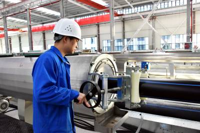 环保管材生产忙