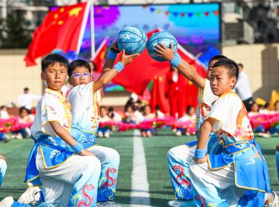 湖北英山：多彩艺术节