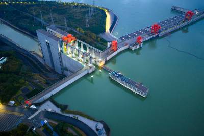 三峡水库航运忙
