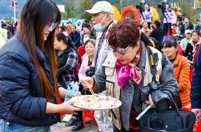  开发菊花菜 助力乡村游 