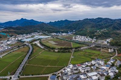 交通“双动脉”激活乡村“大民生”