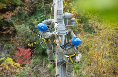 湖北秭归：秋季安全大检查提高供电可靠性（客户端采稿）