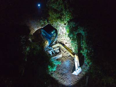 湖北荆门：空中“灯塔”照亮抢修作业现场