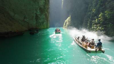 300余自驾游爱好者走进“中国最美水域”屏山（客户端采稿）