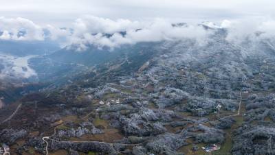 湖北秭归：雪润山村美如画