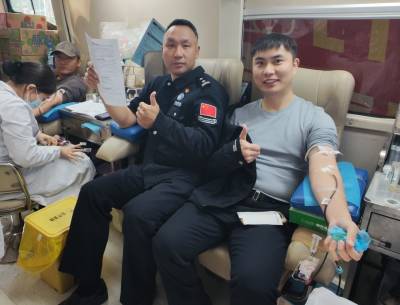 湖北出入境边防检查总站干(辅)警们 走进驻地街道社区奉献爱心无偿献血受点赞