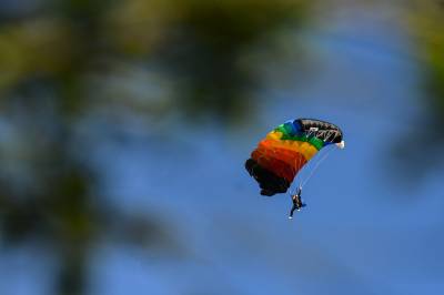 2025全国跳伞锦标赛在竹山县女娲山通用机场落幕