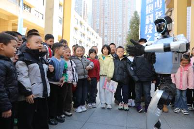 童心逐梦 科创未来