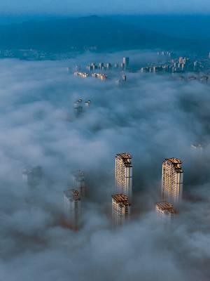 湖北利川市：现平流雾奇观