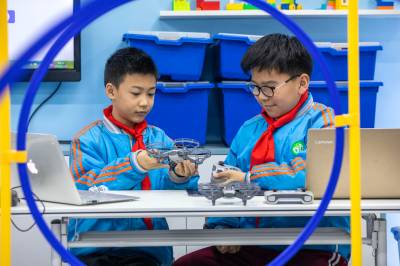 湖北襄阳：学习编程无人机（客户端采稿）