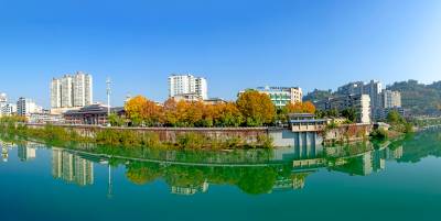 湖北恩施：冬日清江 如诗如画