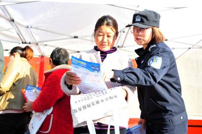 夷陵：反电诈宣传走进群众身边