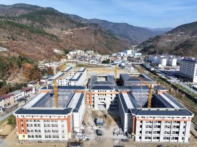  新建校园解决“上学远”难题（客户端采稿）