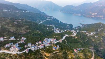 湖北秭归：建设“四好农村路” 助力乡村全面振兴