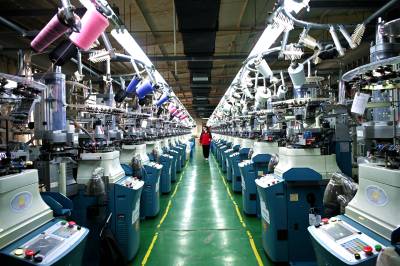 郧阳：袜业企业冲刺全年目标